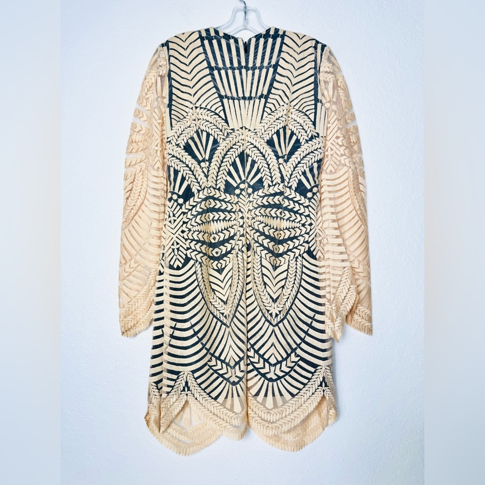 Nicole Miller Artelier Dress NWT Size 2 Embroidered Lined Cream $465 - Picture 4 of 9